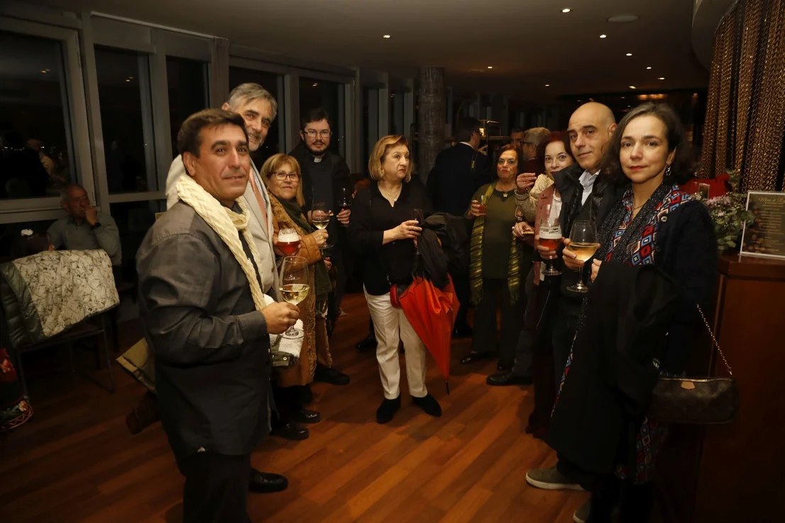 Asistentes a la gala, durante el aperitivo de bienvenida.