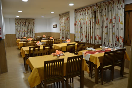 Casa de Acogida para Madres Gestantes La Guía (comedor)